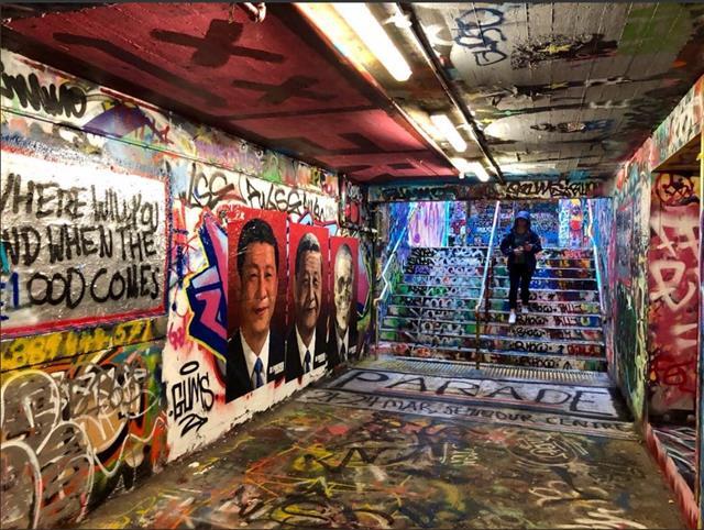 중국 예술가 바듀차오가 호주 시드니대에 설치한 시진핑 반대 벽화. 트위터