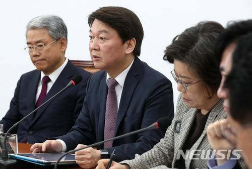 왼쪽부터 김동철 원내대표, 안철수 인재영입위원장, 이혜훈 의원. /사진=뉴시스