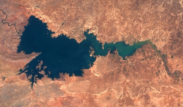 모로코 알마시라댐의 2013년 모습. 사진출처: 나사 지상관측위성 사진