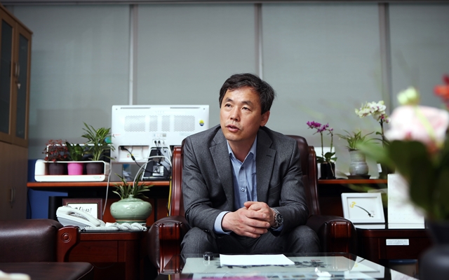김현권 의원은 국회에 진출한 농민 출신 의원이다. 김 의원은 “농업예산을 직불금 중심으로 전환”하는 농정개혁을 강조했다. 김현권 의원실 제공