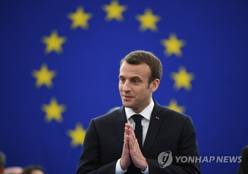 취임 뒤 유럽의회 처음 방문한 에마뉘엘 마크롱 프랑스 대통령 (스트라스부르 EPA=연합뉴스)