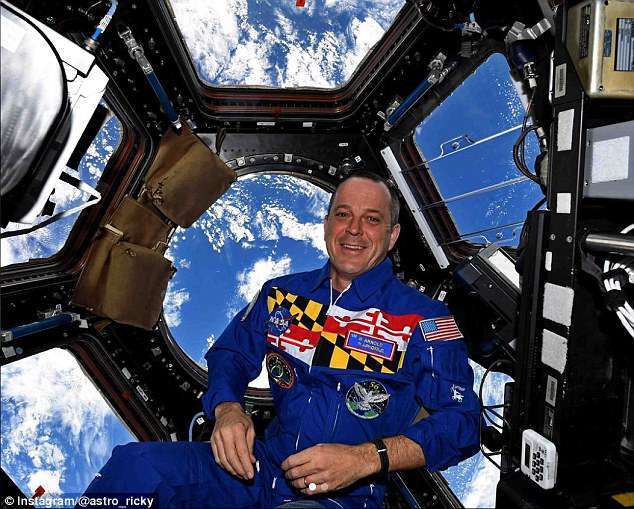 국제우주정거장(ISS)에 체류 중인 미국항공우주국(NASA) 소속 우주비행사 리키 아널드.