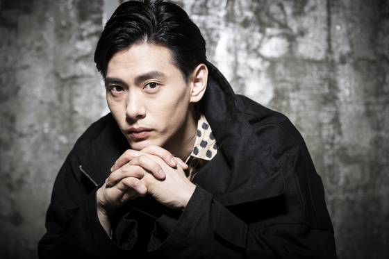 19일 오후 중앙일보 스튜디오에 온 배우 유태오. 러시아 영화 <레토>에서 빅토르 최 역으로 올해 칸 영화제 경쟁부분에 진출했다.