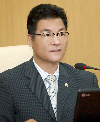 더불어민주당 탈당을 선언한 윤기식 대전시의원. ⓒ대전시의회