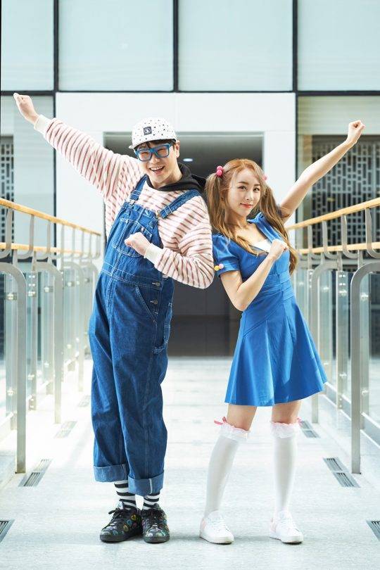 MBC ‘뽀뽀뽀 모두야 놀자’의 개그맨 현병수(모모)와 효인(두두, 오른쪽). 사진제공=(주)에그박스