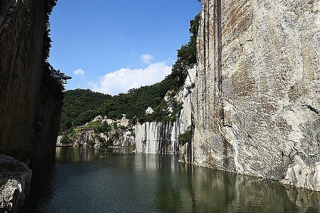 야외 무대 쪽에서 본 천주호 ⓒ홍윤호