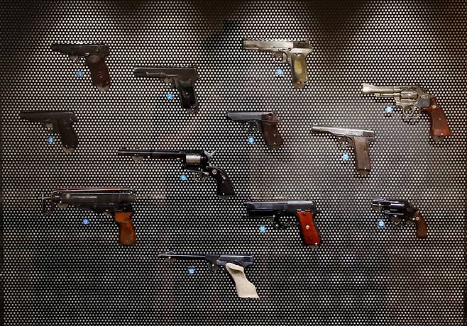 콜트(Colt) 권총외에도 다양한 권총들을 살펴볼 수 있다. 우상조 기자