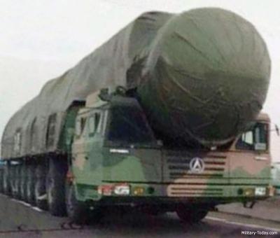 둥펑-41로 추정되는 미사일 발사차량［중국 관찰자망 캡처］