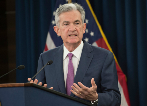 미국 중앙은행인 연방준비제도(Fed)의 제롬 파월 의장이 13일(현지시간) 워싱턴DC에서 연방공개시장위원회(FOMC)가 이틀간의 정례회의를 통해 기준금리를 0.25%포인트 인상한 직후 기자회견을 하고 있다.