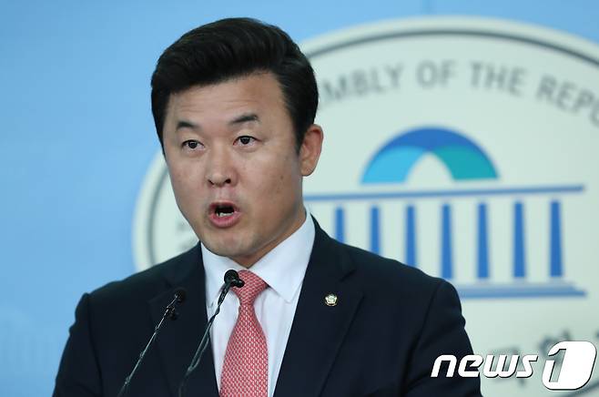 윤영석 자유한국당 수석대변인. 뉴스1 © News1 박정호 기자