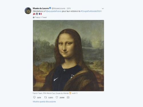 프랑스 축구대표팀 유니폼을 입은 '모나리자' [루브르박물관 트위터]