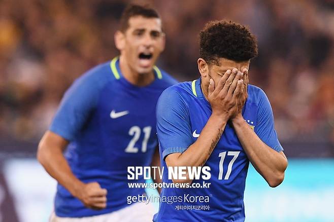 ▲ 타이손이 가슴을 쓸어내렸다.