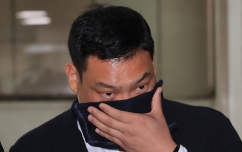 마약류를 복용한 혐의로 재판에 넘겨진 이찬호에 검찰이 징역 5년의 중형을 구형했다. 연합뉴스