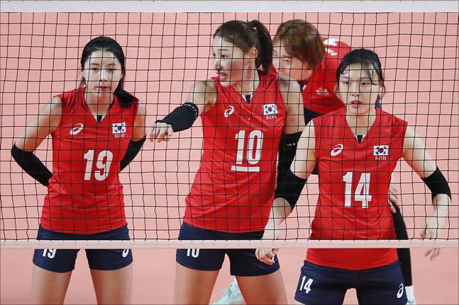 한국 여자 배구가 태국에 충격패를 당하며 결승 진출에 실패했다. ⓒ 데일리안 홍금표 기자