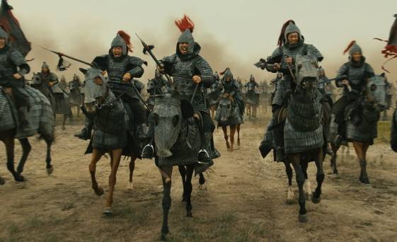 영화 '안시성'에서 고구려 개마무사를 구현해 낸 장면.