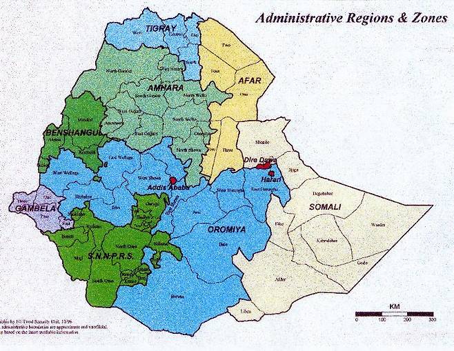 에티오피아 행정구역 지도. 에티오피아는 9개 주와 2개 특별시로 구성된다. 오로모, 암하라, 티그라이 등 주요 종족들을 중심으로 9개 주가 나뉘며, 각자 자치권을 행사한다. 에티오피아는 이들 주요 종족을 포함해 80개 종족으로 구성된다. 이들 종족간 갈등은 오래도록 계속되고 있다.