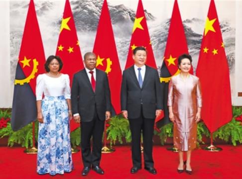 앙골라 대통령 만난 시진핑 중국 국가주석(오른쪽에서 두번째) [인민일보 화면 캡처]
