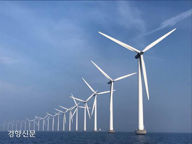 덴마크는 1991년 세계 최초로 해상 풍력에너지를 개발한 친환경 녹색기술 등을 확대해 ‘2050년 탄소 제로(0) 국가’를 선언했다. 덴마크 대사관