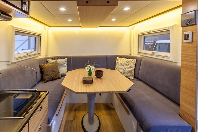 11피트 표준 모델의 거실