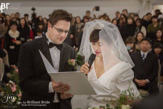 김혜선, 스테판 지겔 / 사진=스튜디오원, 로자스포사, 드장플라워, 해피메리드컴퍼니 제공