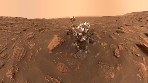 붉은행성 화성을 탐사 중인 큐리오시티 [출처: NASA/JPL-Caltech]