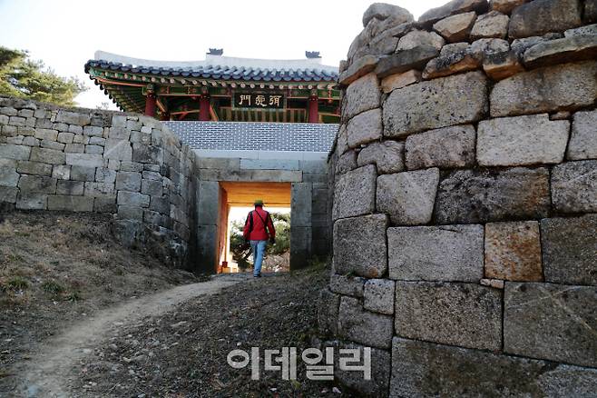 상당산성 서문