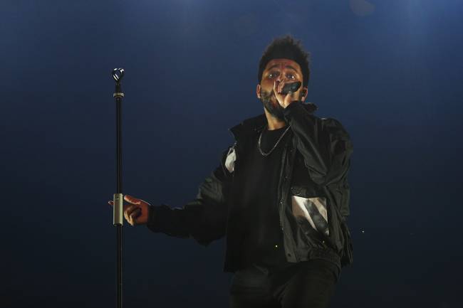Canadian R&B artist The Weeknd performs at Gocheok Skydome in Seoul on Saturday. (Hyundai Card)