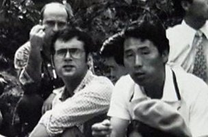 1975년 위르겐 힌츠페터와 김사복씨의 모습. 김승필씨 제공