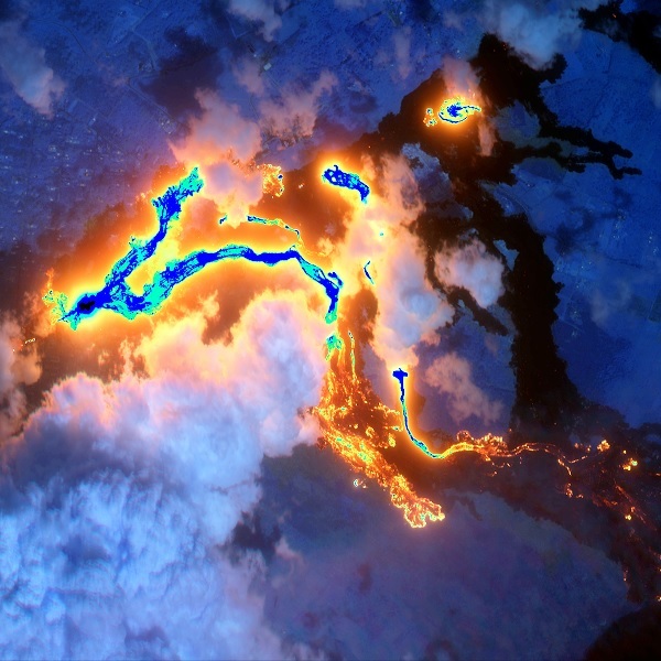 용암을 내뿜는 하와이 킬라우에아 화산.