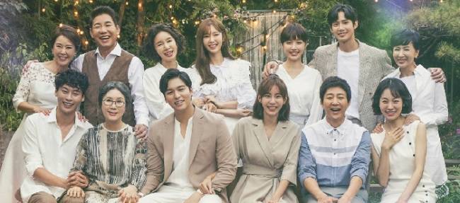 KBS2 드라마 ‘하나뿐인 내편’ 출연진들의 나이에 대한 궁금증이 커지면서 29일 오후 주요포털 실검에 이들 출연배우의 이름이 포진돼 눈길을 끌었다. 홈페이지 캡처.