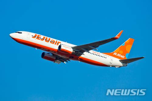 【부산=뉴시스】 하경민 기자 = 제주항공 여객기의 이륙 모습. 2019.1.16. (사진=제주항공 제공)yulnetphoto@newsis.com