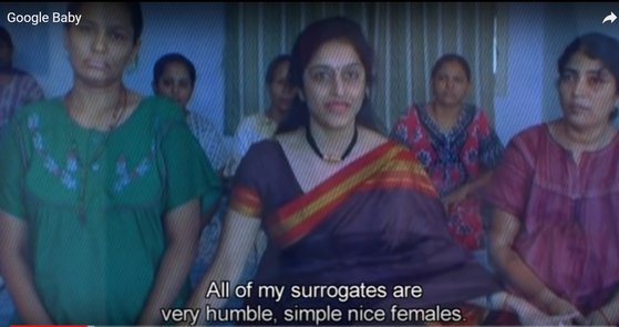 인도에서 대리모 사업체를 운영하는 산부인과 의사가 비디오를 통해 자신이 고용한 대리모를 소개하며 "저희에게 고용된 대리모들은 매우 착하고 겸손한 여성들"이라고 말하고 있다. [사진 구글베이비 캡처]