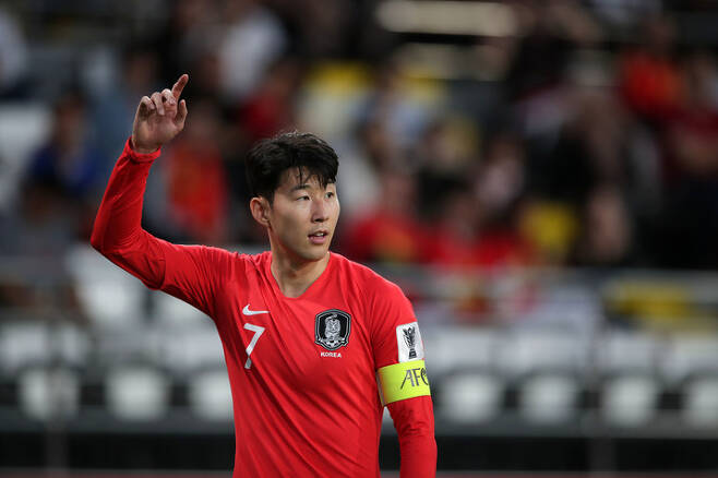 한국의 손흥민이 16일 알 나흐얀 스타디움에서 열린 중국과의 2019 아시안컵 C조 3차전에 선발 출전해 활약하고 있다. 대한축구협회 제공