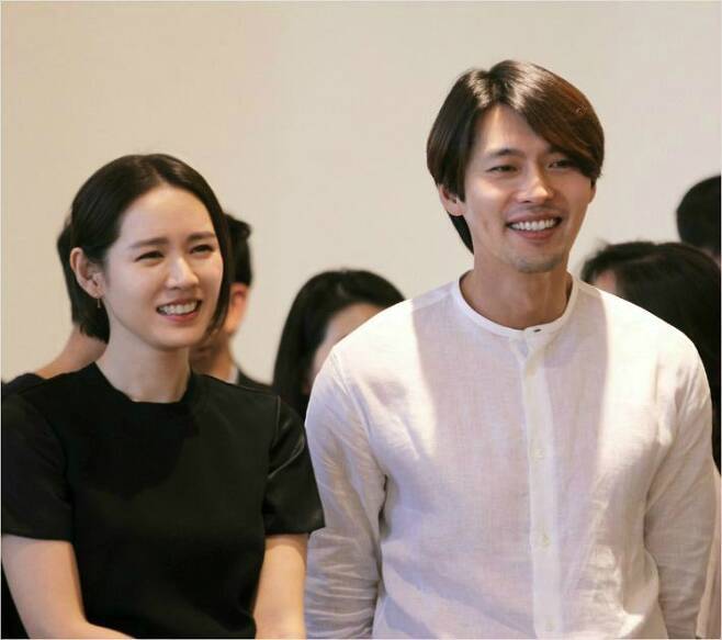 배우 손예진(왼쪽)과 현빈(사진=CJ엔터테인먼트 제공)