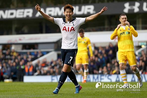 2017년 3월, 밀월과의 홈경기서 해트트릭을 달성한 손흥민