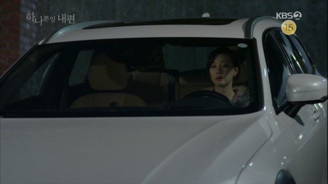 [KBS 드라마 ‘하나뿐인 내편’의 지난 17일 오후 방송분에서 장소영(고나은)이 차를 운전하는 장면 캡처]