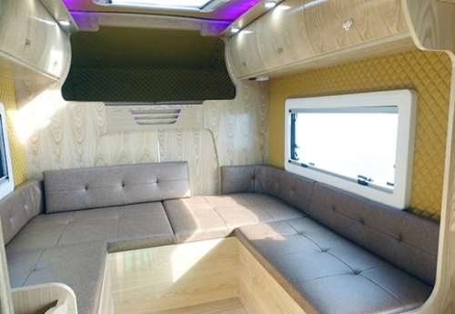 보배드림에 등록된 현대 '포터2' 캠핑카의 내부 모습. 보배드림 제공
