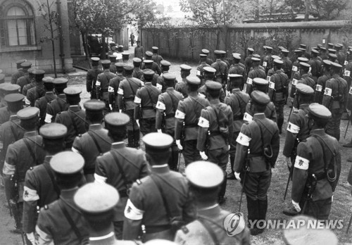 1932년 일본 오사카에 모여있는 일제 헌병들 1932년 일본 오사카에 모여있는 일제 헌병들[교도통신 제공]