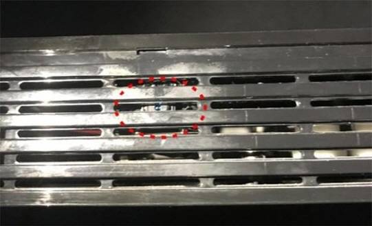 3월 20일 경찰이 공개한 셋톱박스의 모습. 4명 일당은 숙박 업소의 모습을 생중계하기 위해 셋톱박스에 1㎜ 가량의 몰래카메라를 설치했다. (사진= 경찰청 제공)