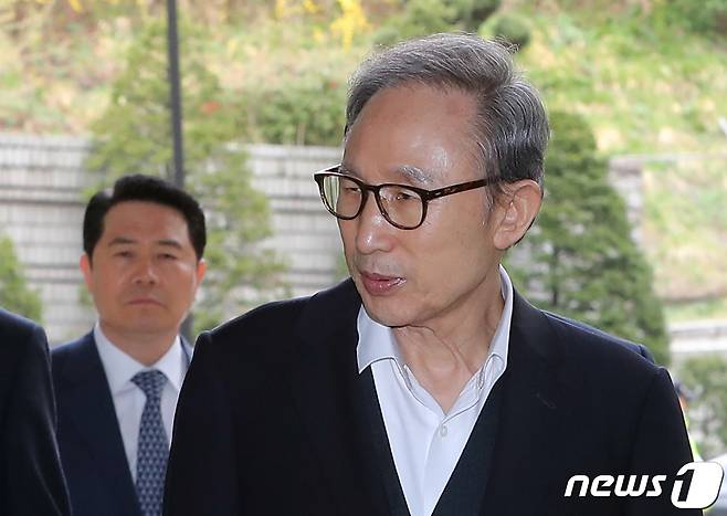 이명박 전 대통령. 2019.4.10/뉴스1 © News1 구윤성 기자