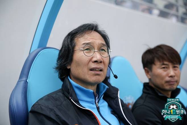 ▲ 포항 스틸러스에서 경질의 운명과 마주한 최순호 감독 ⓒ한국프로축구연맹