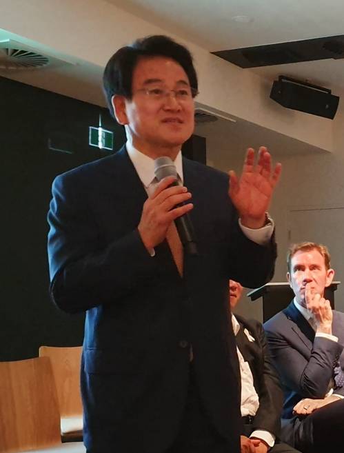 호주 시드니에서 강연 중인 정동영 대표 (시드니=연합뉴스) 정동철 통신원