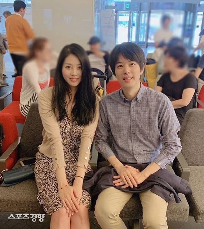 서동주가 자신의 동생 서동천의 근황을 공개했다. 서동천은 미로밴드 멤버로 연예계 활동을 한 이력이 있다. 서동주 사회관계망서비스 캡처