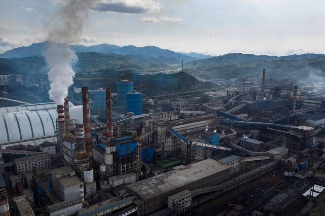 중국 허베이성 청더시의 한 공장./사진=AFP