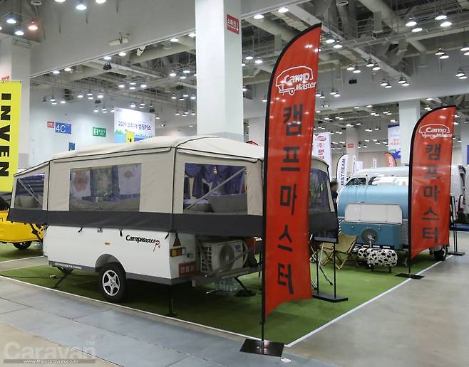 지난 코리아 캠핑카쇼에 전시된 캠프마스터 P4 (Campmaster P4)