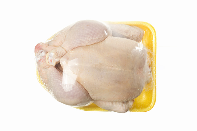 생닭을 상온에서 보관하면 식중독균이 증가한다는 식약처 연구 조사 결과가 나왔다./사진=클립아트코리아