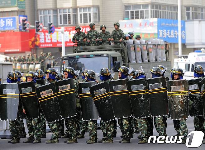 신장위구르 자치구에 배치된 중국군 병력.(자료사진) © AFP=뉴스1