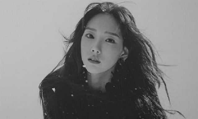 아이돌 그룹 소녀시대 맴버 태연.