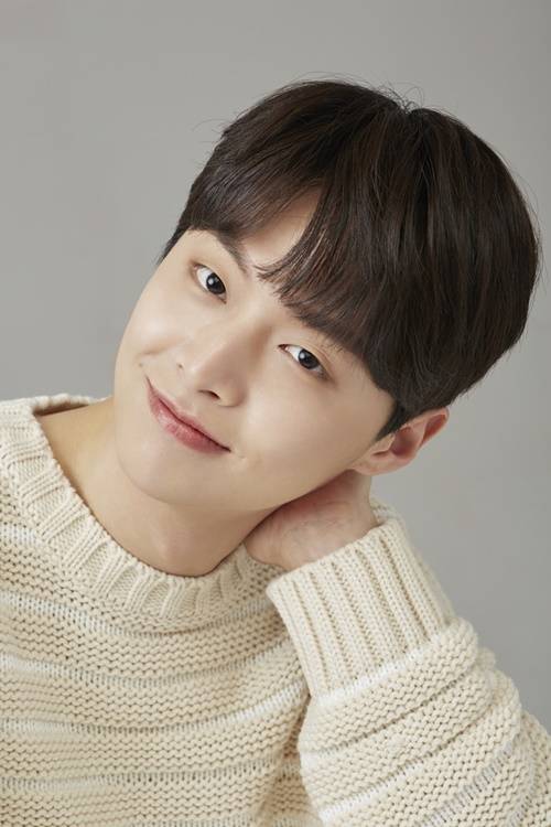 배우 임현수가 데뷔작 ‘봄밤’을 통해 시청자들에게 이름을 알렸다. 사진=FNC엔터테인먼트
