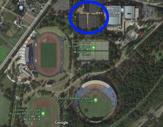 구글 위성지도에서 확인된 아즈마 야구장 인근 지역의 야적장(파란색 원). 사진=구글맵 캡처